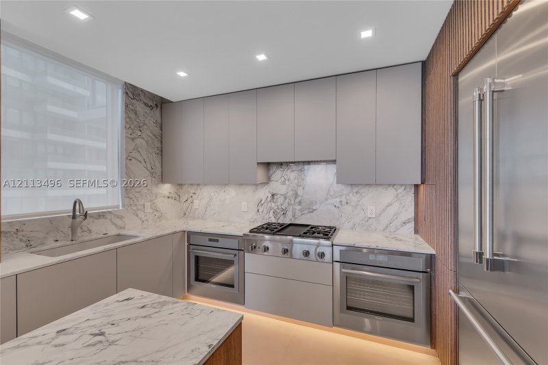 Condo for sale at Diplomat Residences 1003