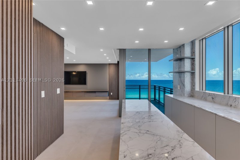Condo for sale at Diplomat Residences 1003