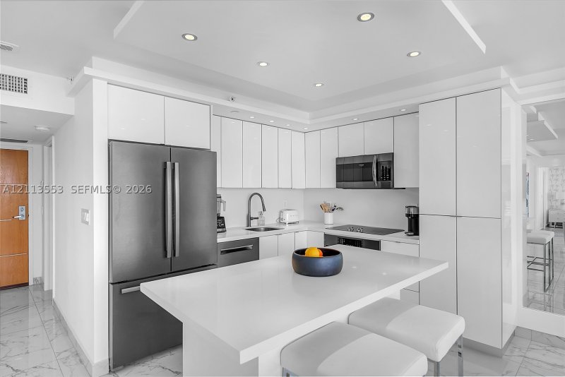 Condo for sale at South Pointe Tower 2106