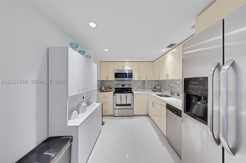 Apartment for rent at Arlen House PH06