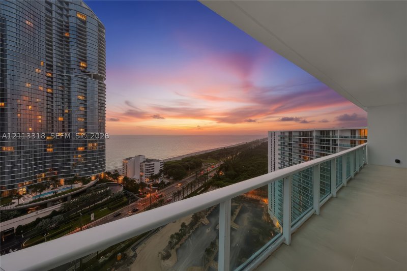 Apartment for rent at Arlen House PH06