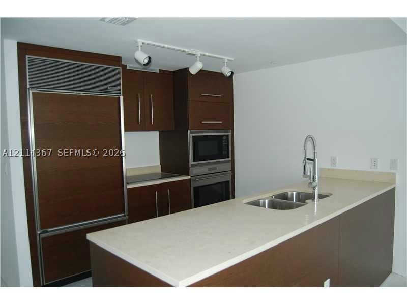 Condo for sale at Icon Brickell Tower I 612