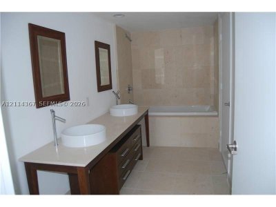 Comprar apartamento no Icon Brickell Tower I 612