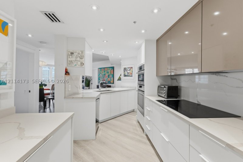 Comprar apartamento en Courvoisier Courts 1012
