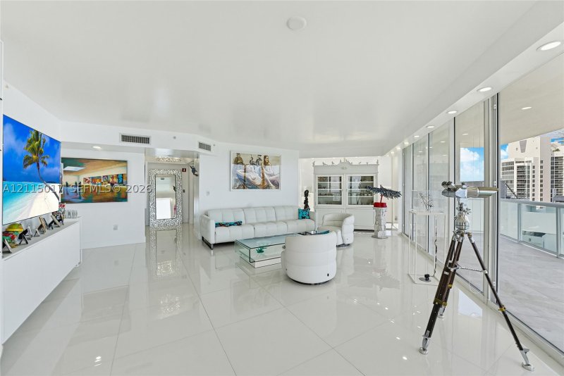 Condo for sale at Millennium 2902