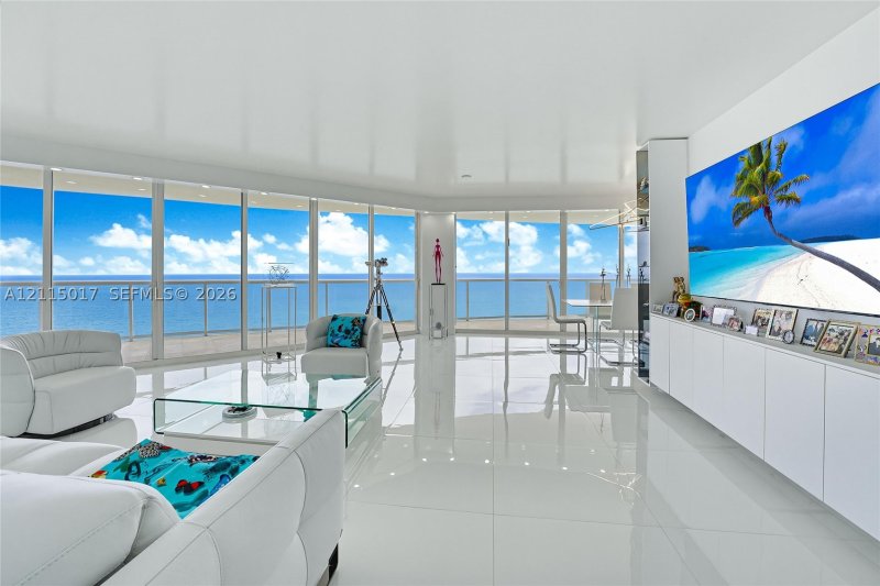 Condo for sale at Millennium 2902