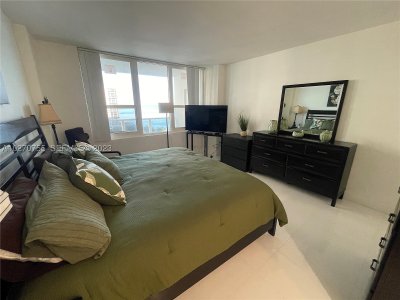 Aluguel de apartamento no Alexander Towers 1111