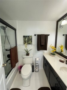 Aluguel de apartamento no Alexander Towers 1111