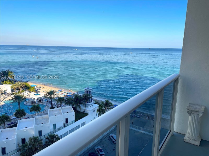 Apartment for rent at Alexander Towers 1111