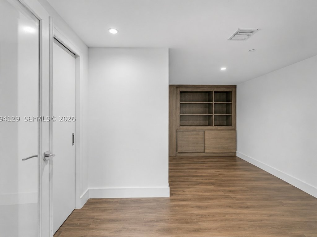 apartamentos en venta en Key Colony III Emerald Bay