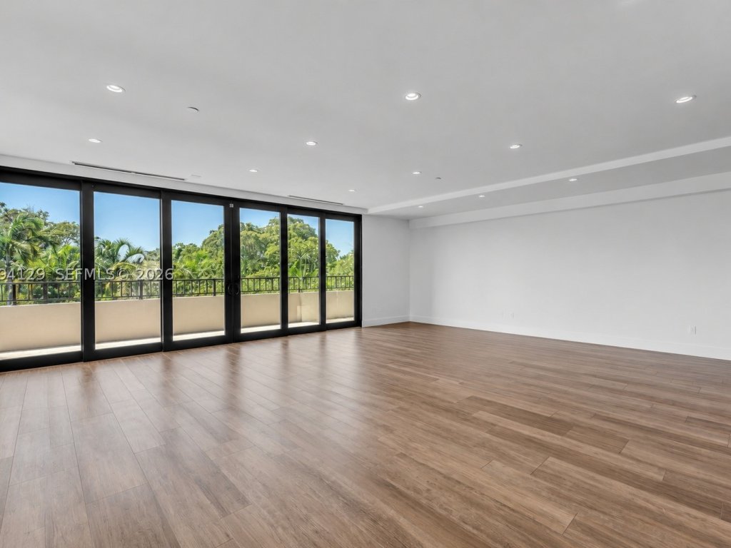 apartamentos en venta en Key Colony III Emerald Bay
