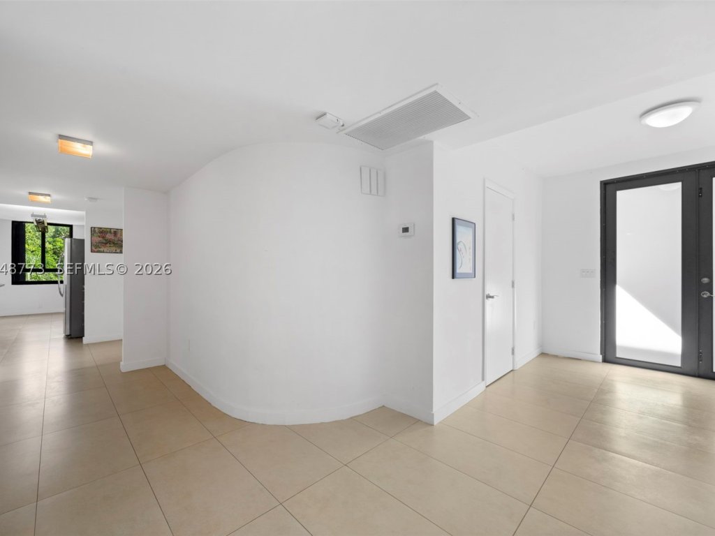 apartamentos en venta en Key Colony IV Botanica