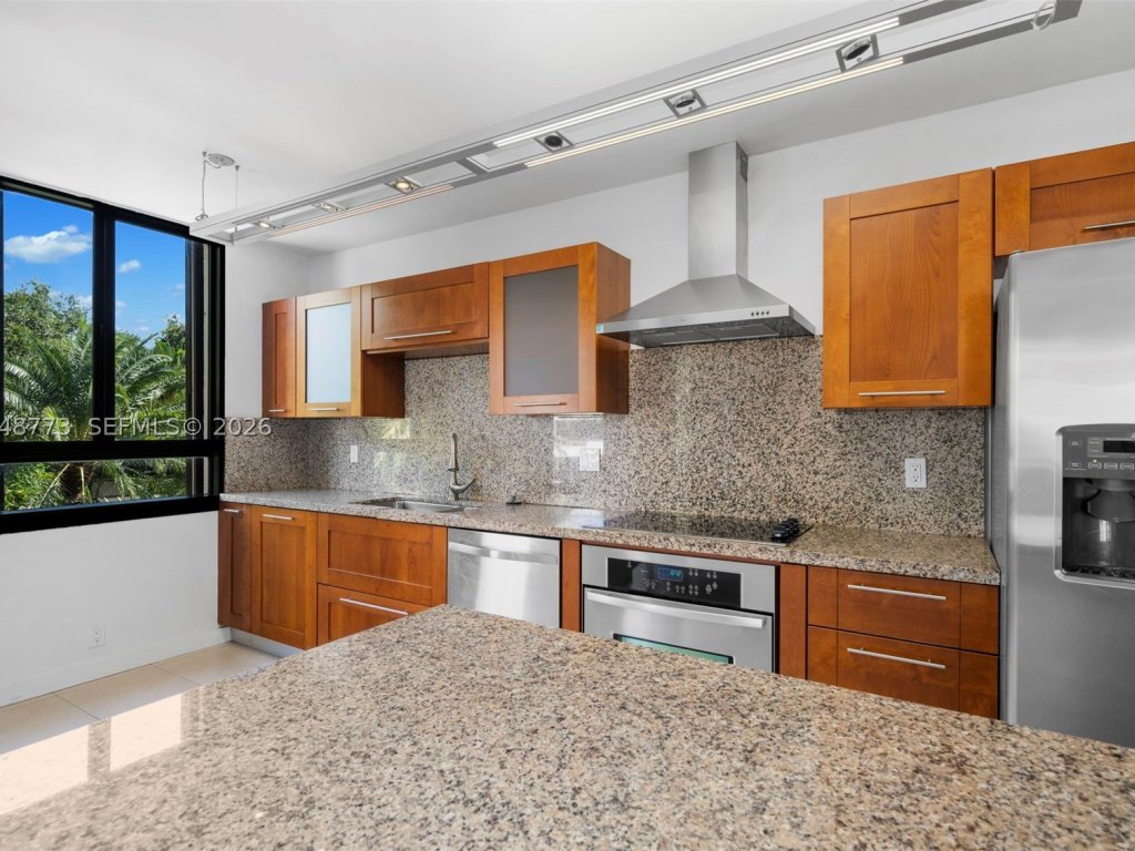 apartamentos en venta en Key Colony IV Botanica