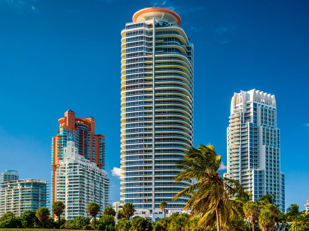 Condos for sale at Palazzo Della Luna