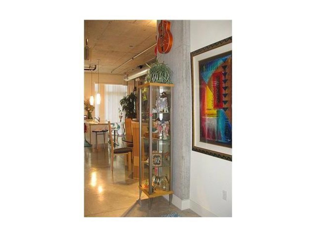 Condos for sale at Avenue Lofts