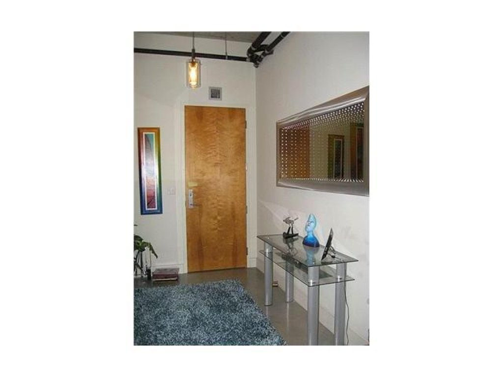 Condos for sale at Avenue Lofts