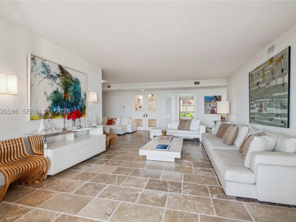 apartamentos en venta en Ocean Club Lake Villa Three