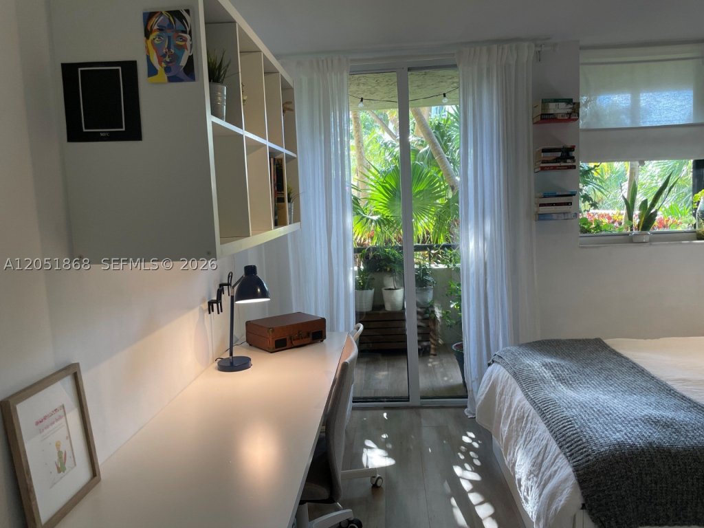 apartamentos en venta en Ocean Lane Plaza