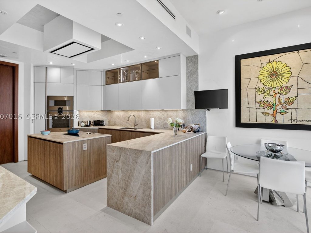 apartamentos a venda no Williams Island 2600