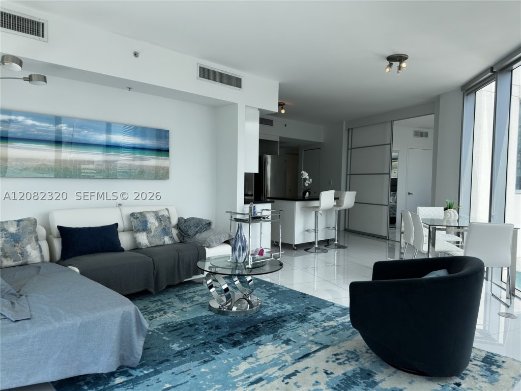 Comprar apartamento no Mint at Riverfront