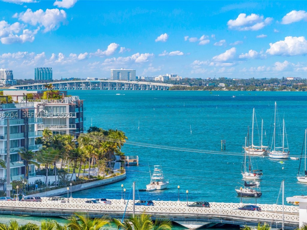 apartamentos en venta en Bayview Plaza