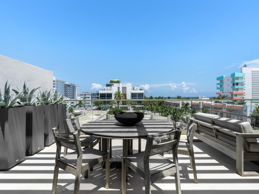 Comprar apartamento en Three Hundred Collins