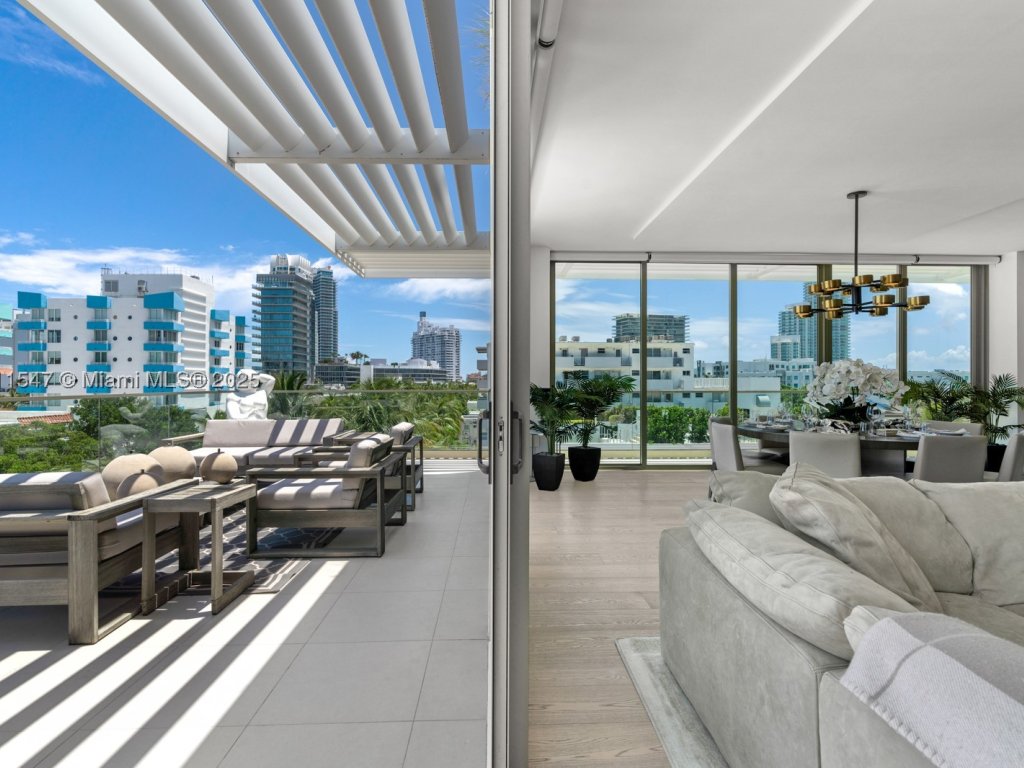 apartamentos a venda no Three Hundred Collins