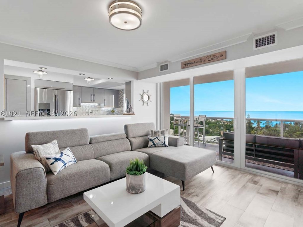 Condos for sale at Vantage View