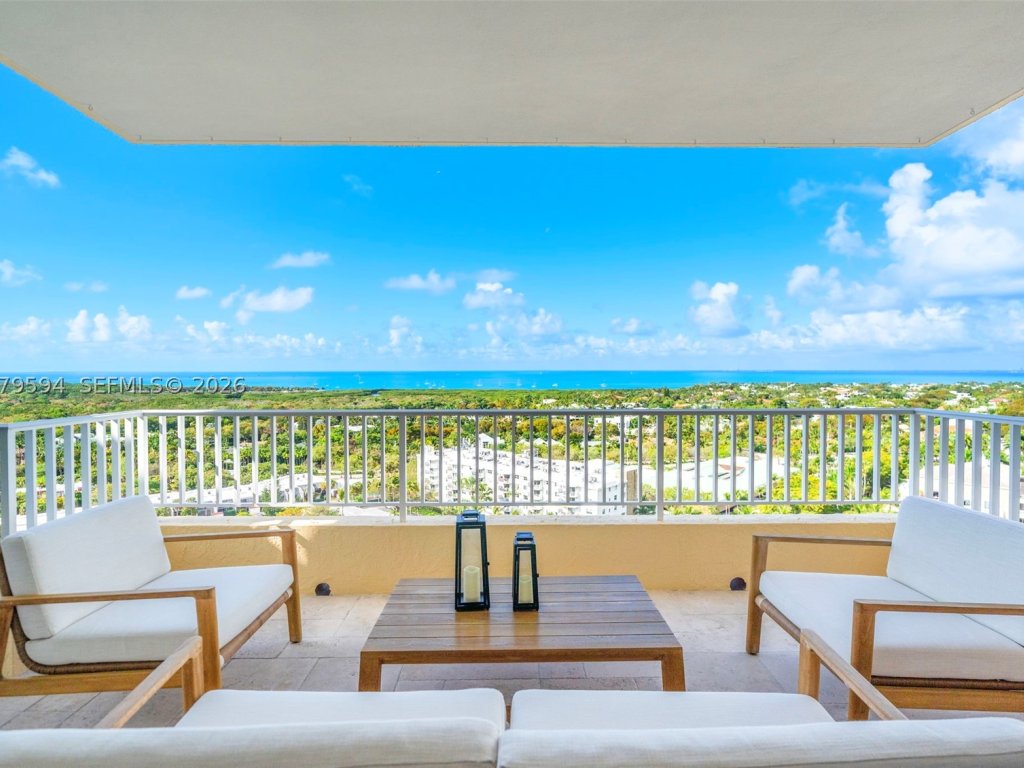 Comprar apartamento no Club Tower One