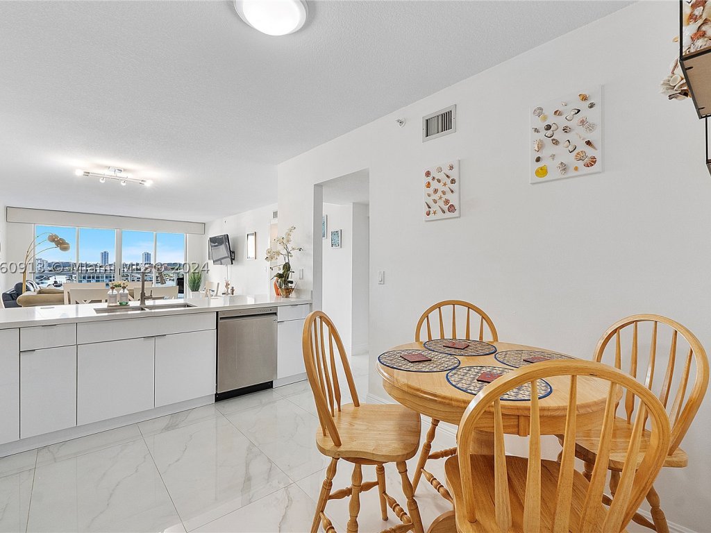 apartamentos en venta en Golden Bay Club