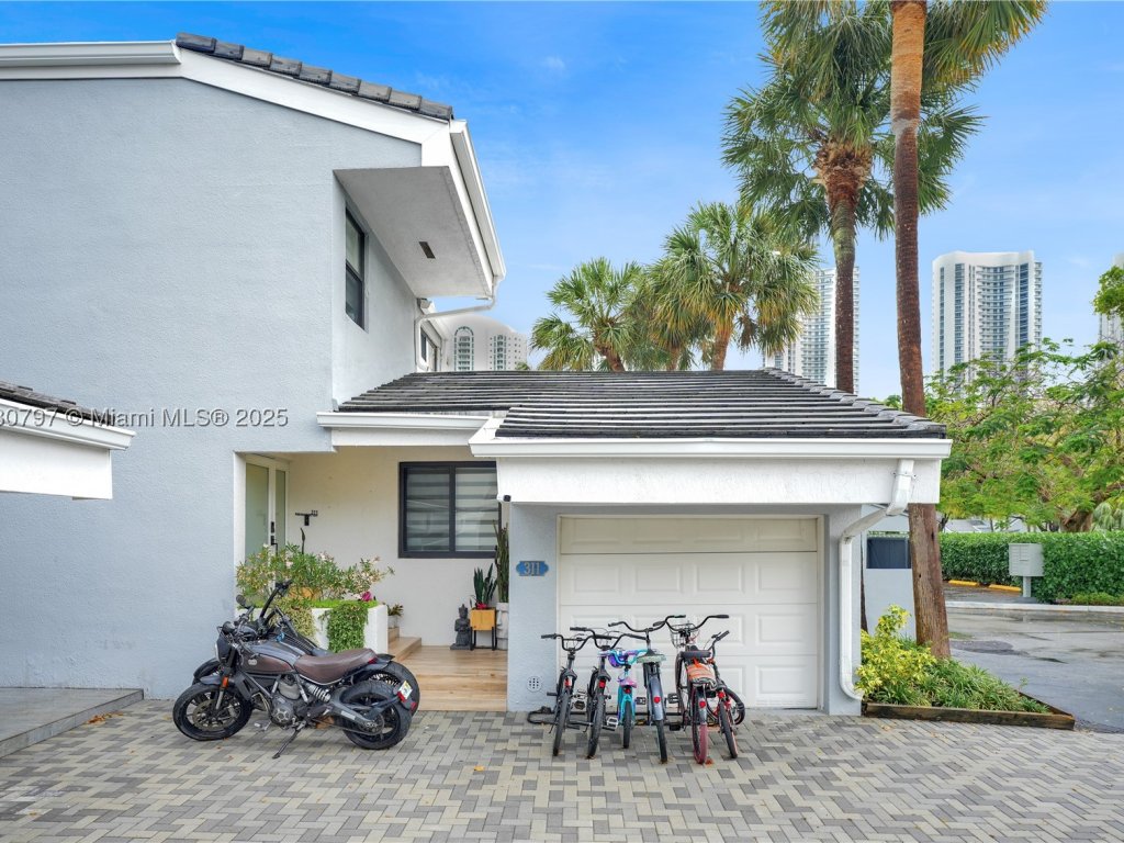 apartamentos en venta en Poinciana Island