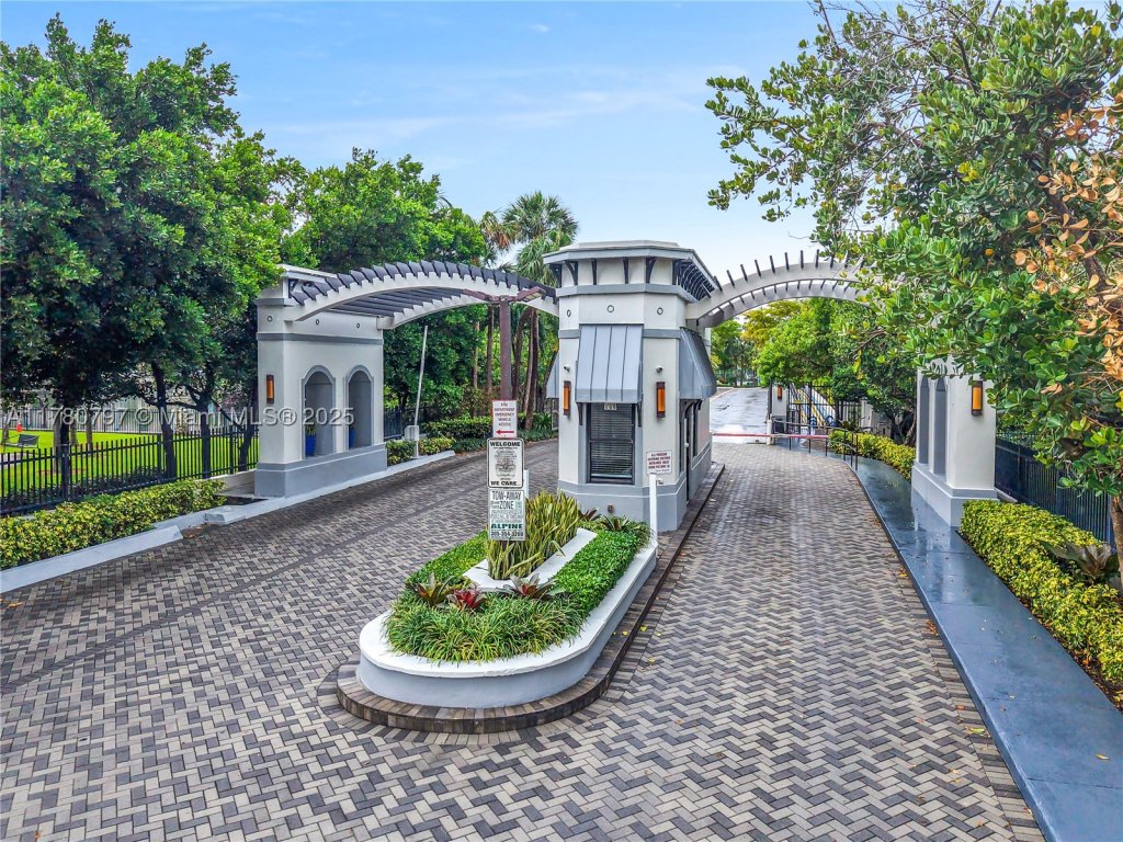 apartamentos en venta en Poinciana Island