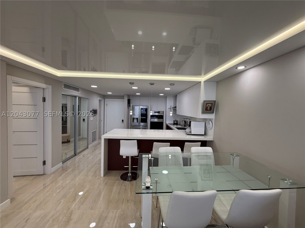 Condos for sale at Plaza Towers South