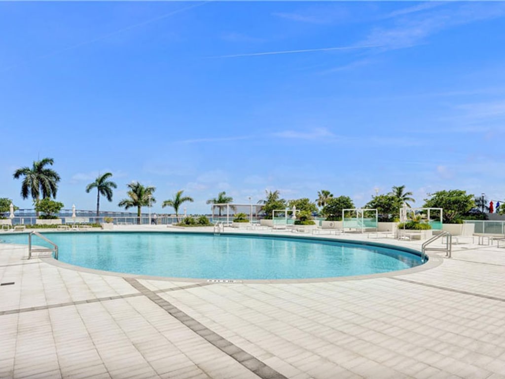 Condos for sale at The Palace