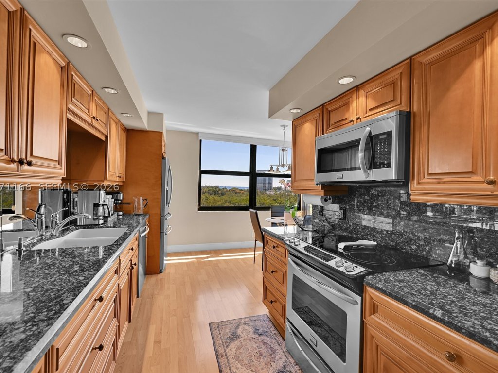 Condos for sale at The Corinthian