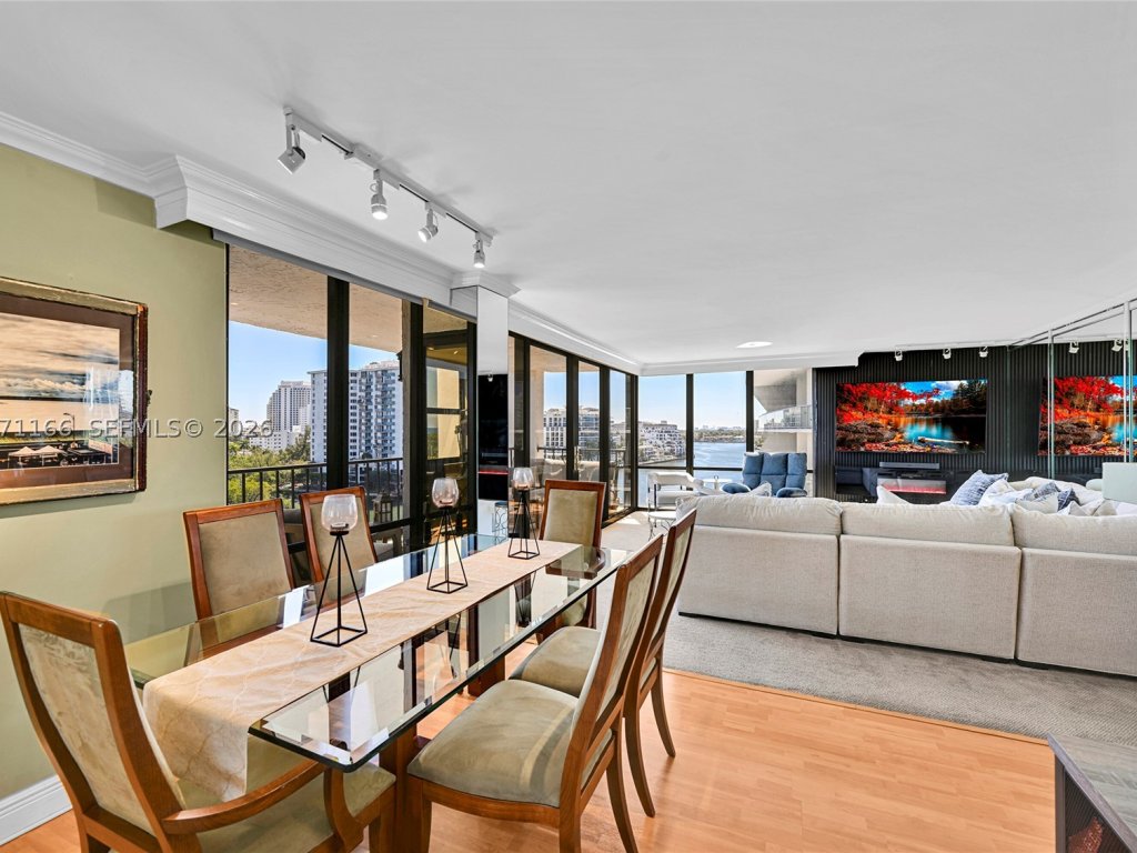 Condos for sale at The Corinthian