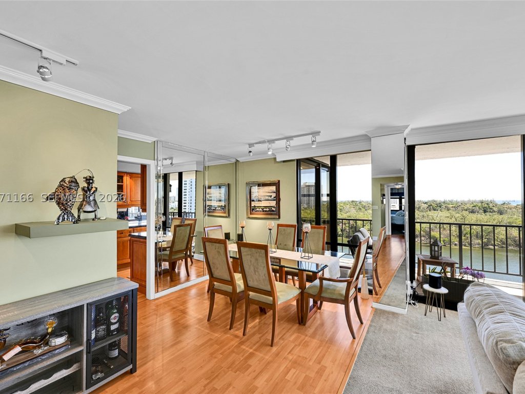 Condos for sale at The Corinthian