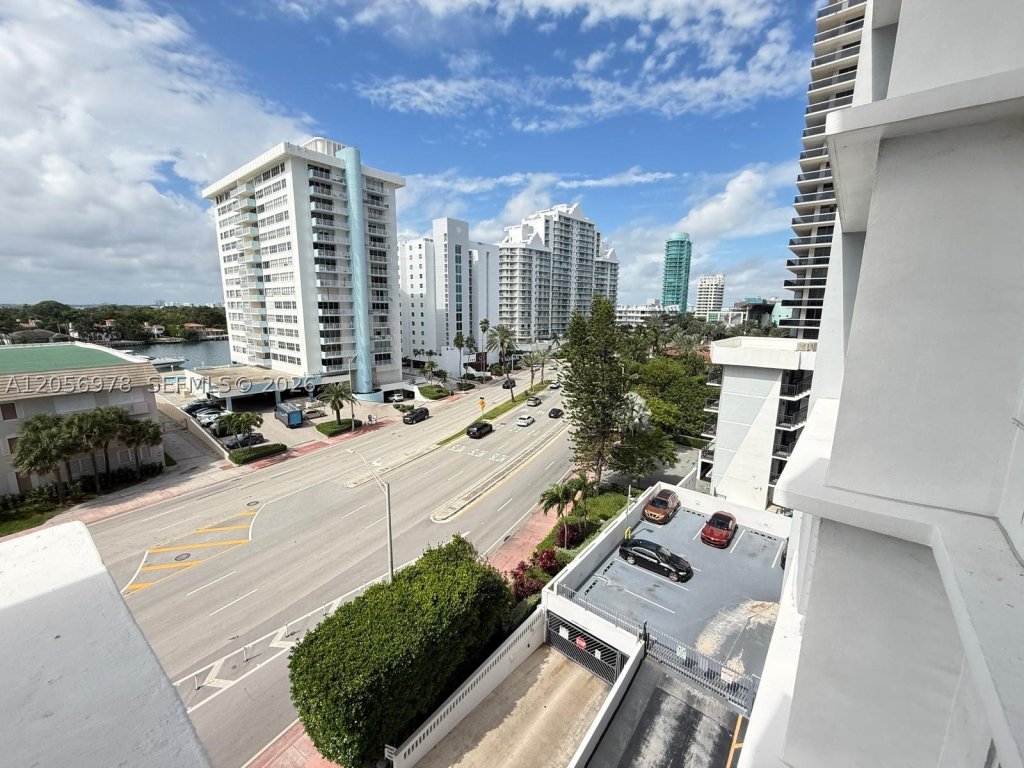 apartamentos en venta en Corinthian Condo