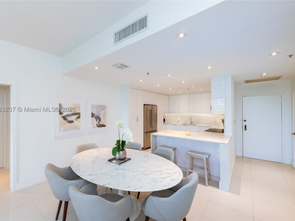 apartamentos en venta en Key Colony II Ocean Sound