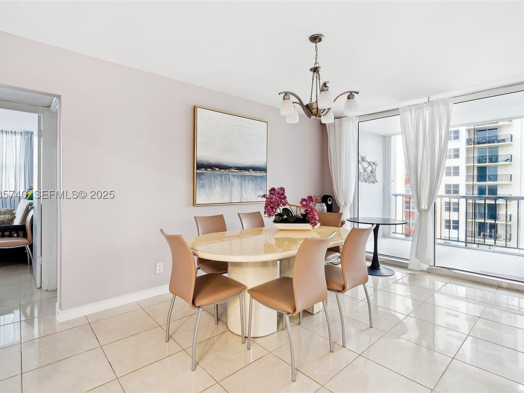 apartamentos a venda no Trafalgar Towers