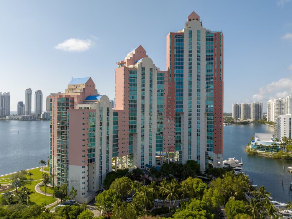 apartamentos en venta en Hidden Bay