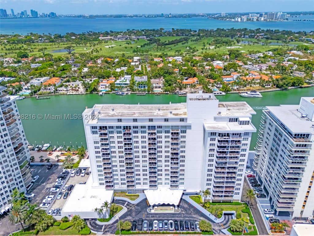 apartamentos en venta en Seacoast 5700