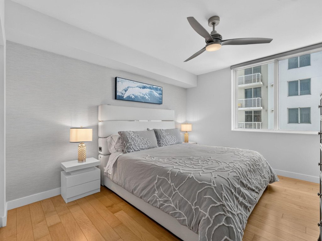Condos for sale at Sapphire Condo