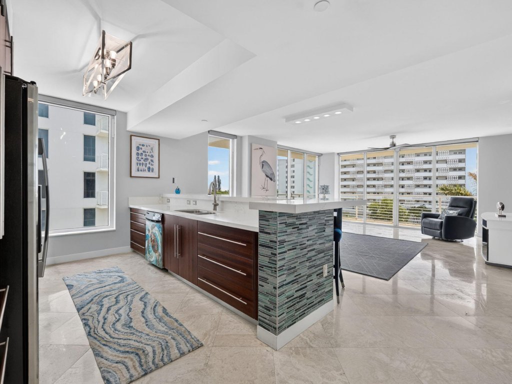 Condos for sale at Sapphire Condo
