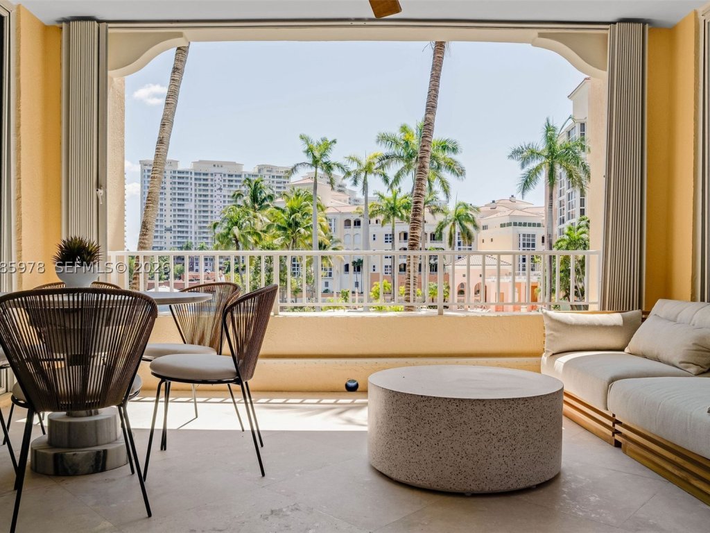 apartamentos en venta en Ocean Club Lake Villa One