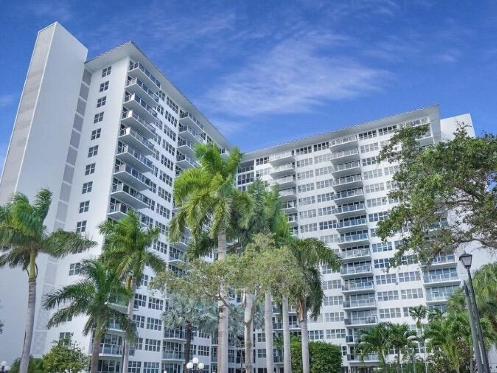Condos for sale at Coral Ridge Towers East