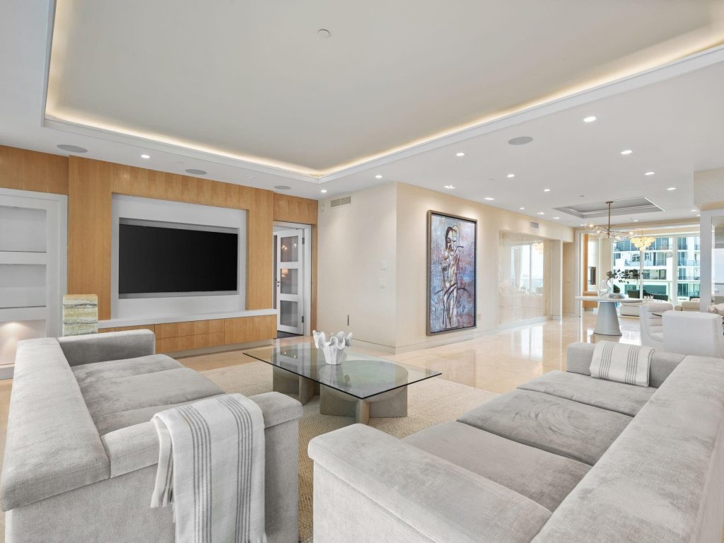Condos for sale at Las Olas Beach Club