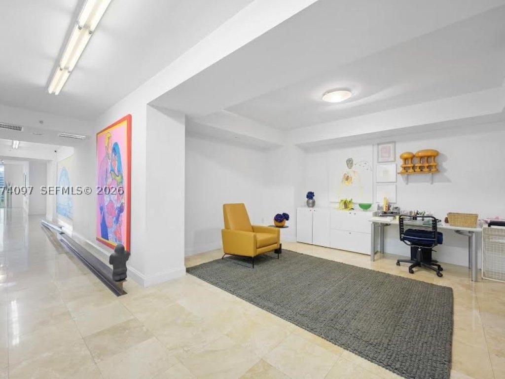 Condos for sale at Peninsula I