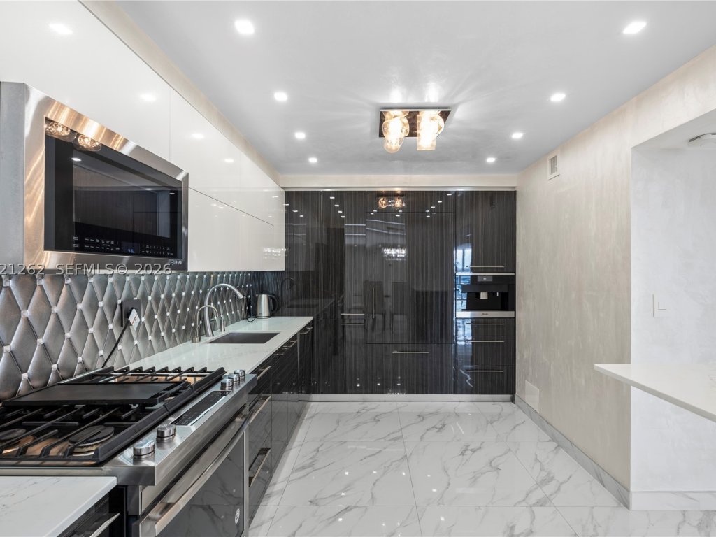 Condos for sale at Parker Plaza Estates