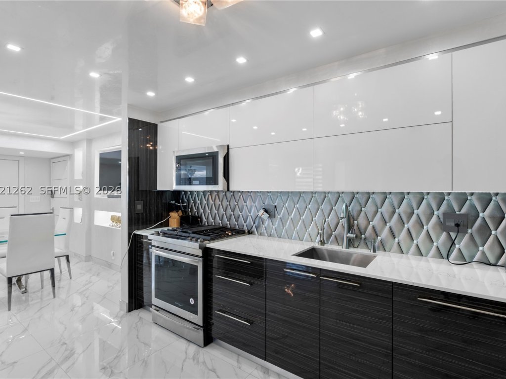 Condos for sale at Parker Plaza Estates